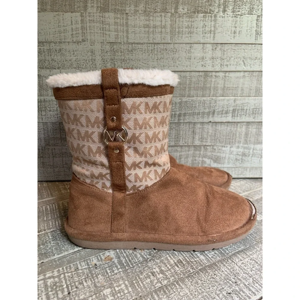 Women's MICHAEL KORS Signature Tan Brown Canvas Mid Winter Boots Sz 3